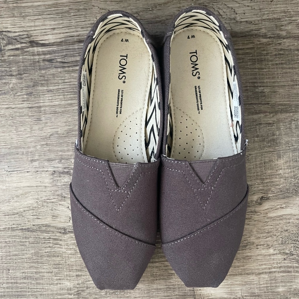 Toms shoes. Color Ash. Size 7.